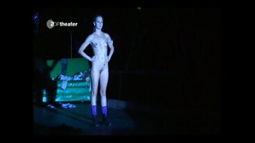 Reverse Cowgirl bang με την φοβερή Apolonia live πορνο LaPiedra από το Blacked.Com